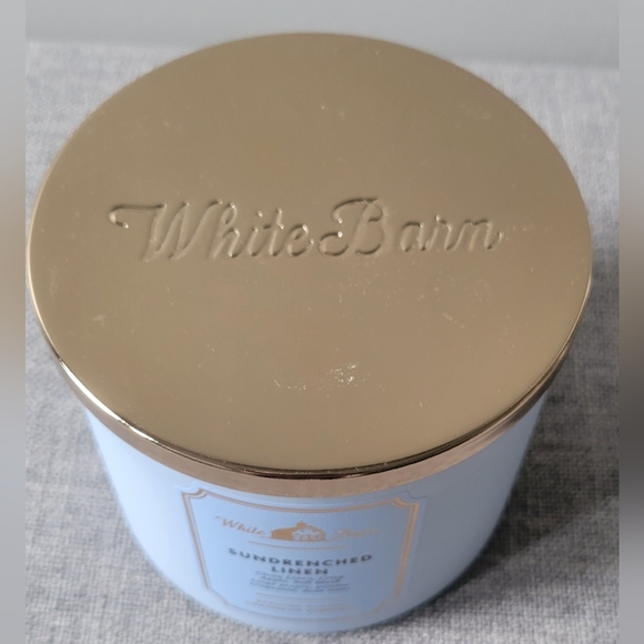 Bath & Body Works Candle - Picture 3 of 4